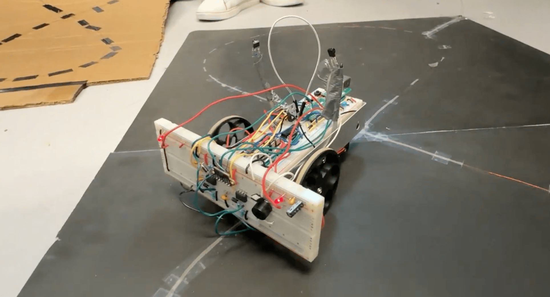 Field-following robot platform on the figure-8 demonstration track